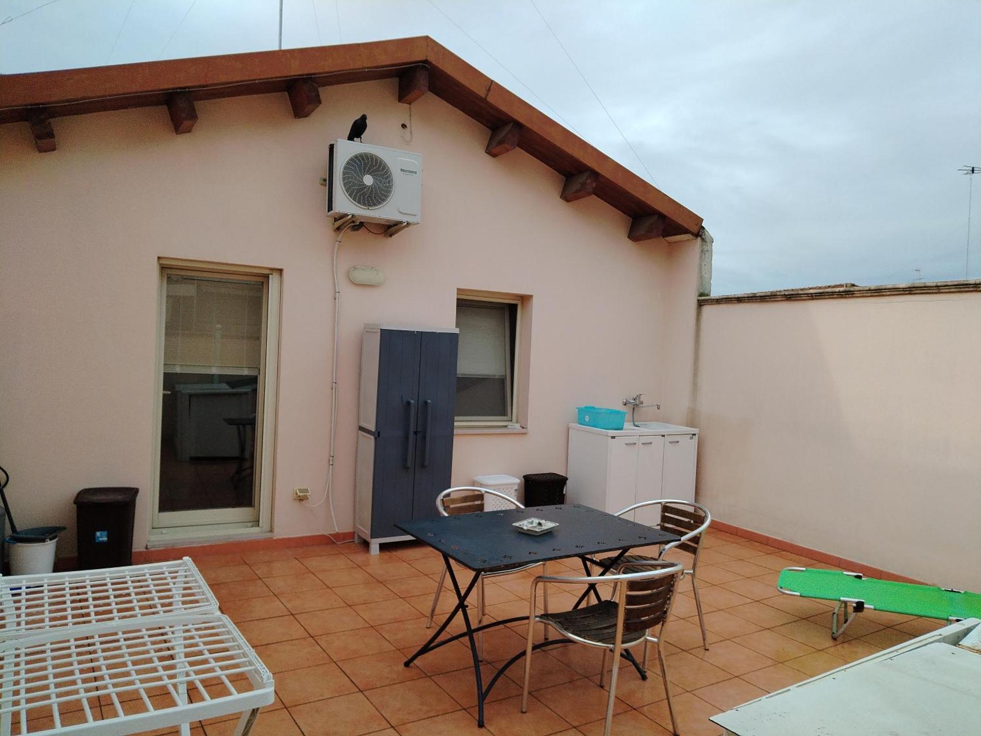 Mansarda Con Terrazzo Privato Apartment Барлета Екстериор снимка